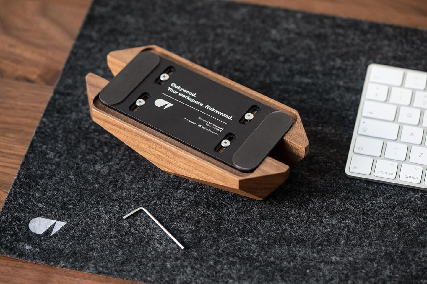 Oakywood - Vertical Laptop Stand Wood - Adjustable Wooden Dock for Desk, Compatible with All Macbook Pro, Macbook Air, Ipad, Handmade Walnut Oak Wood, Computer Stand, Laptop Holder - Serious Techies