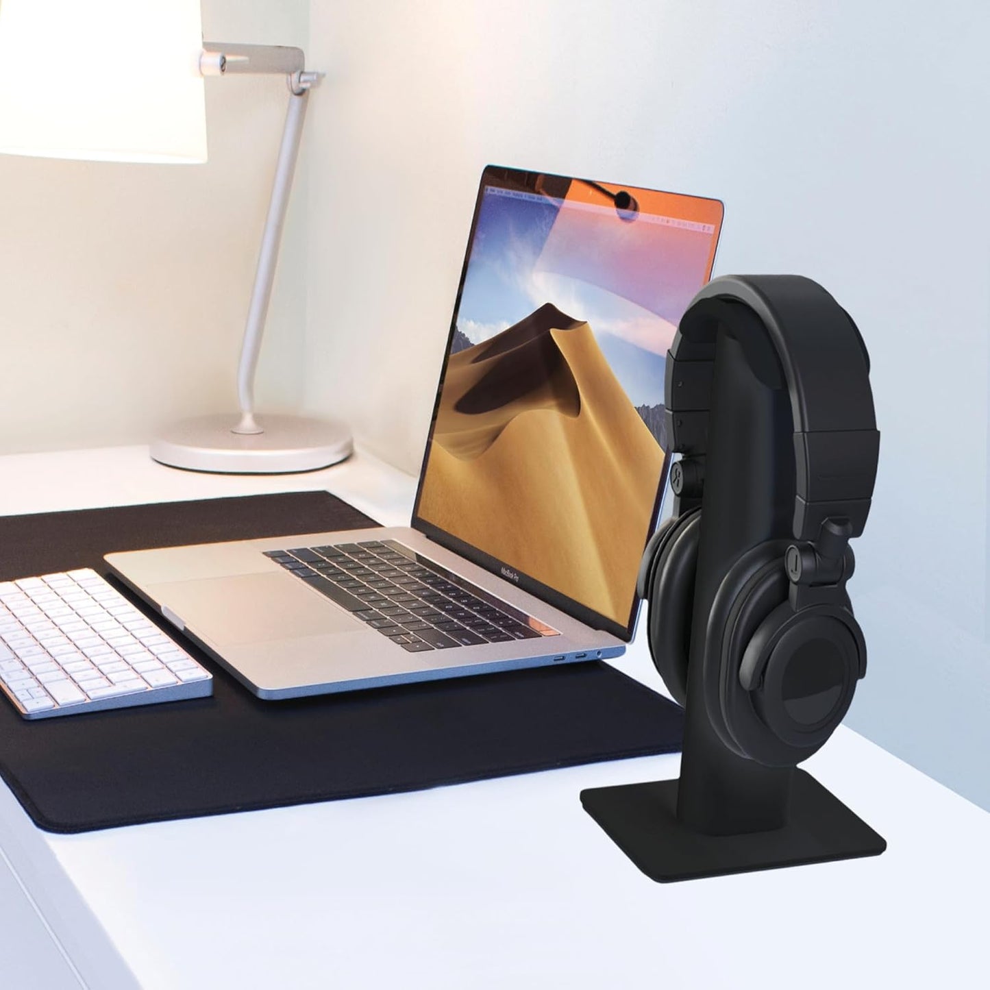 Kanto - H2 Premium Universal Headphone Stand with Curved Silicone Padding for on and over Ear Headphones | Black - Serious Techies