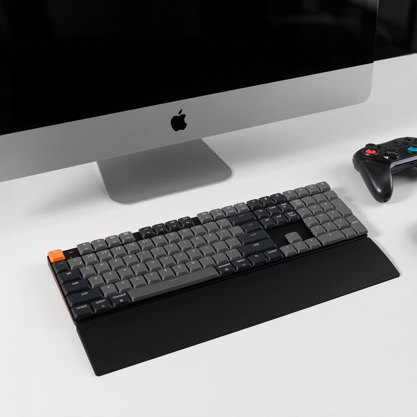 Keychron - Silicone Palm Rest for K5 SE / K5 Max / K5 Pro – 16.69" Wrist Support for Full-Size Low Profile Mechanical Keyboards, Smooth & Washable with Honeycomb Base, Black - Serious Techies
