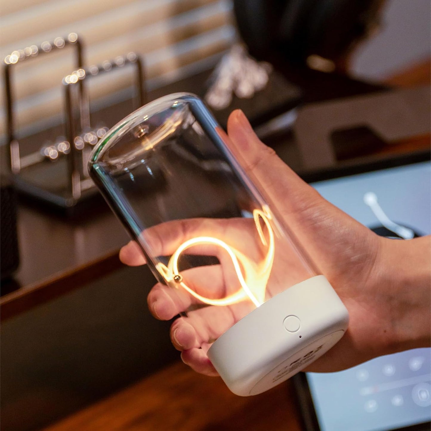 AUGE LIGHT - Mini Minimalist Table Lamp Cordless LED Desk Lamp Rechargeable Modern Night Lights Portable Nightstand Lamps Unique Ambient Light Mood Lighting - Serious Techies