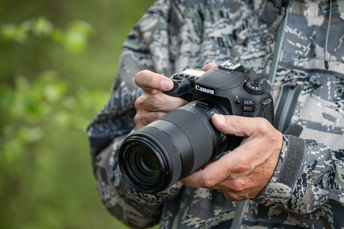 Canon - EOS 90D - Digital Camera - SLR - 32.5 MP - 4K / 30 Fps - 7.5X Optical Zoom EF-S 18-135Mm IS USM Lens - Wi-Fi, Bluetooth - Serious Techies