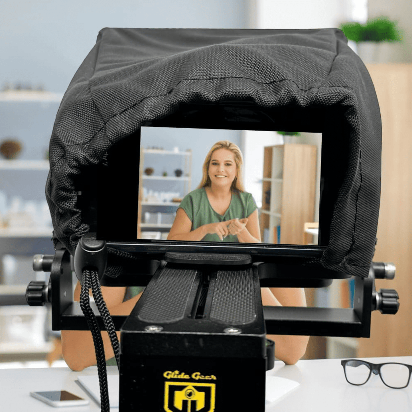 Glide Gear - TMP 50 Smartphone Mini Teleprompter, 6.2 In, 1 Pack - Serious Techies