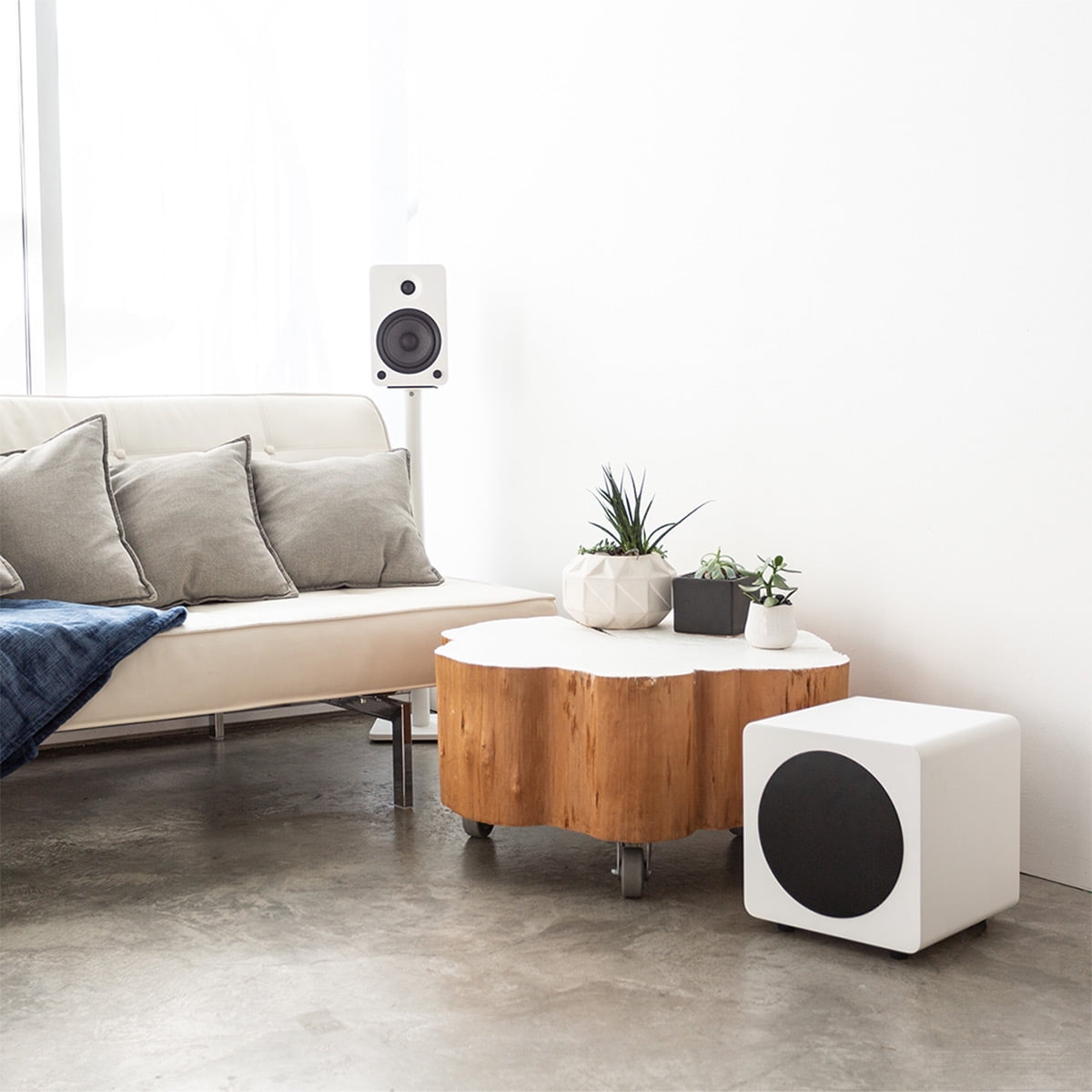 Kanto - SUB8 8-Inch Sealed Powered Subwoofer (Matte White) - Serious Techies