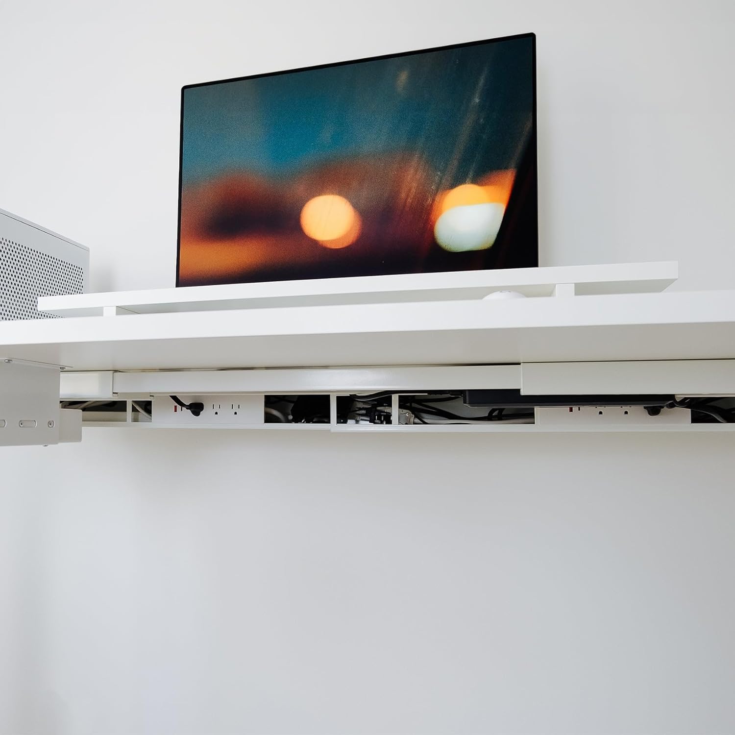 Desky - 6 Plugs Power Rail – Surge-Protected Desk Power Strip with USB Ports, Mountable under Desk Cable Organizer – Grey - Serious Techies