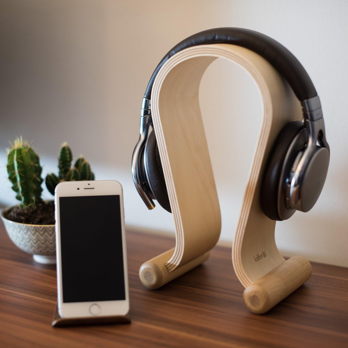 kalibri - Wooden Omega Headphone Stand - Universal Headset Wood Hanger - Holder for Gaming Headsets DJ Studio Headphones & Earphone Display - Walnut - Serious Techies