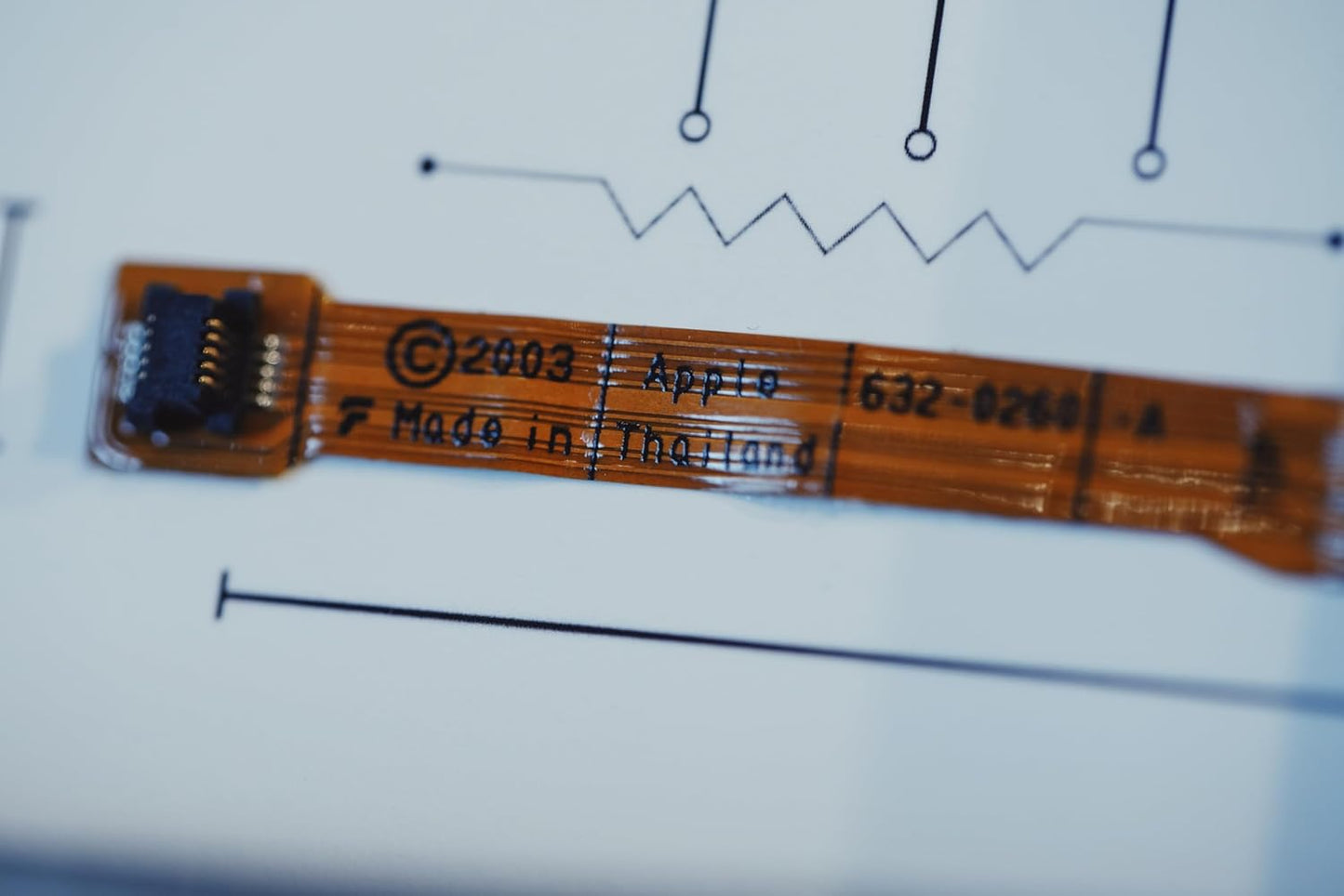  Funbox Design - Framed Teardown Wall Art for Apple Ipod4 Special Edition Retro Music Tech Decor Digital Collectible Made from Original Shell Gift for Him Fans and Collectors (For Ipod 4 Classic) - Serious Techies