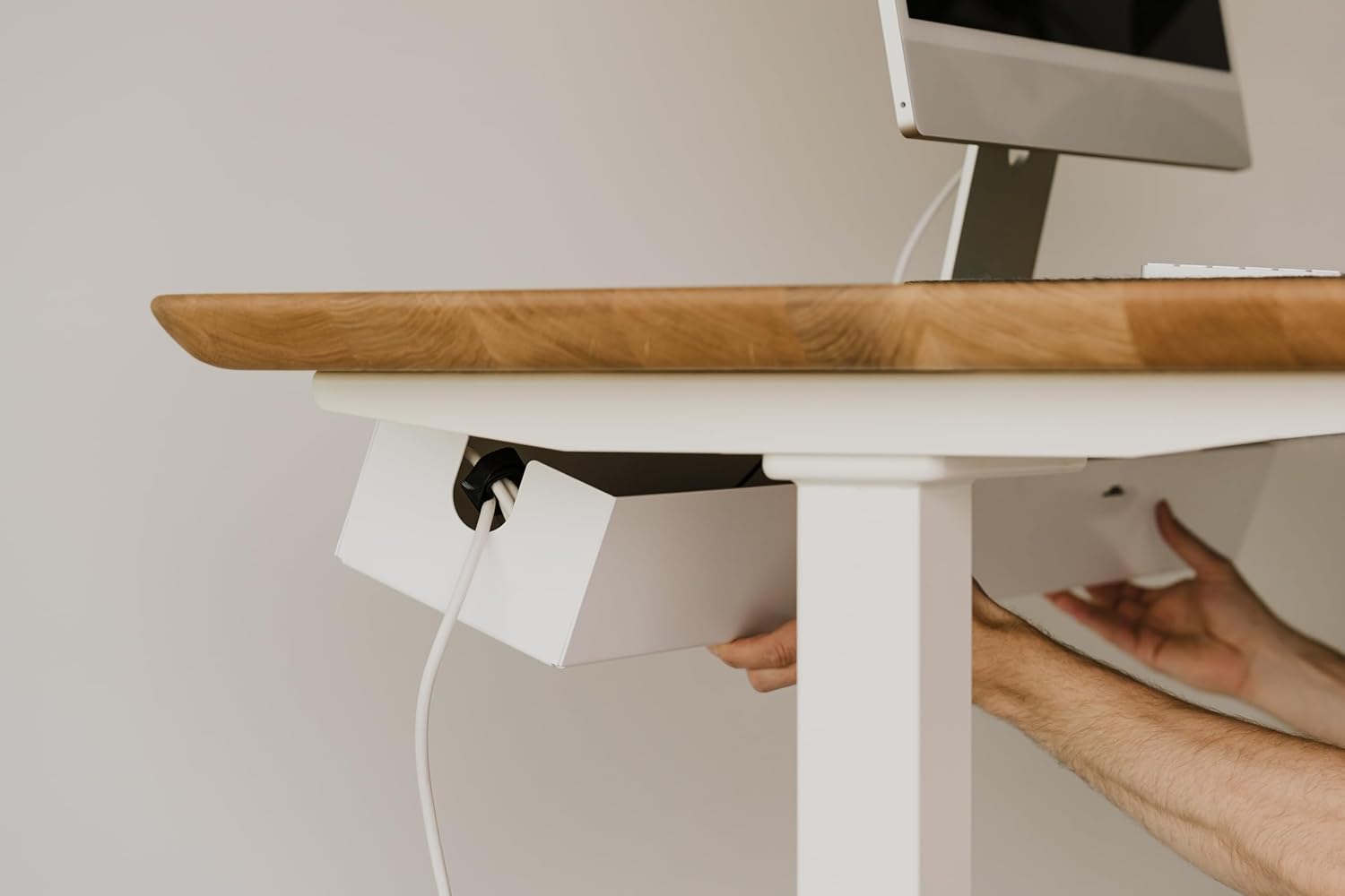 Oakywood - Underdesk Cable Management - Cable Duct Black for Desk, Table, Standing Desk - Hinged, Made of Metal - 15.5 X 100 X 10 Cm - White - Serious Techies
