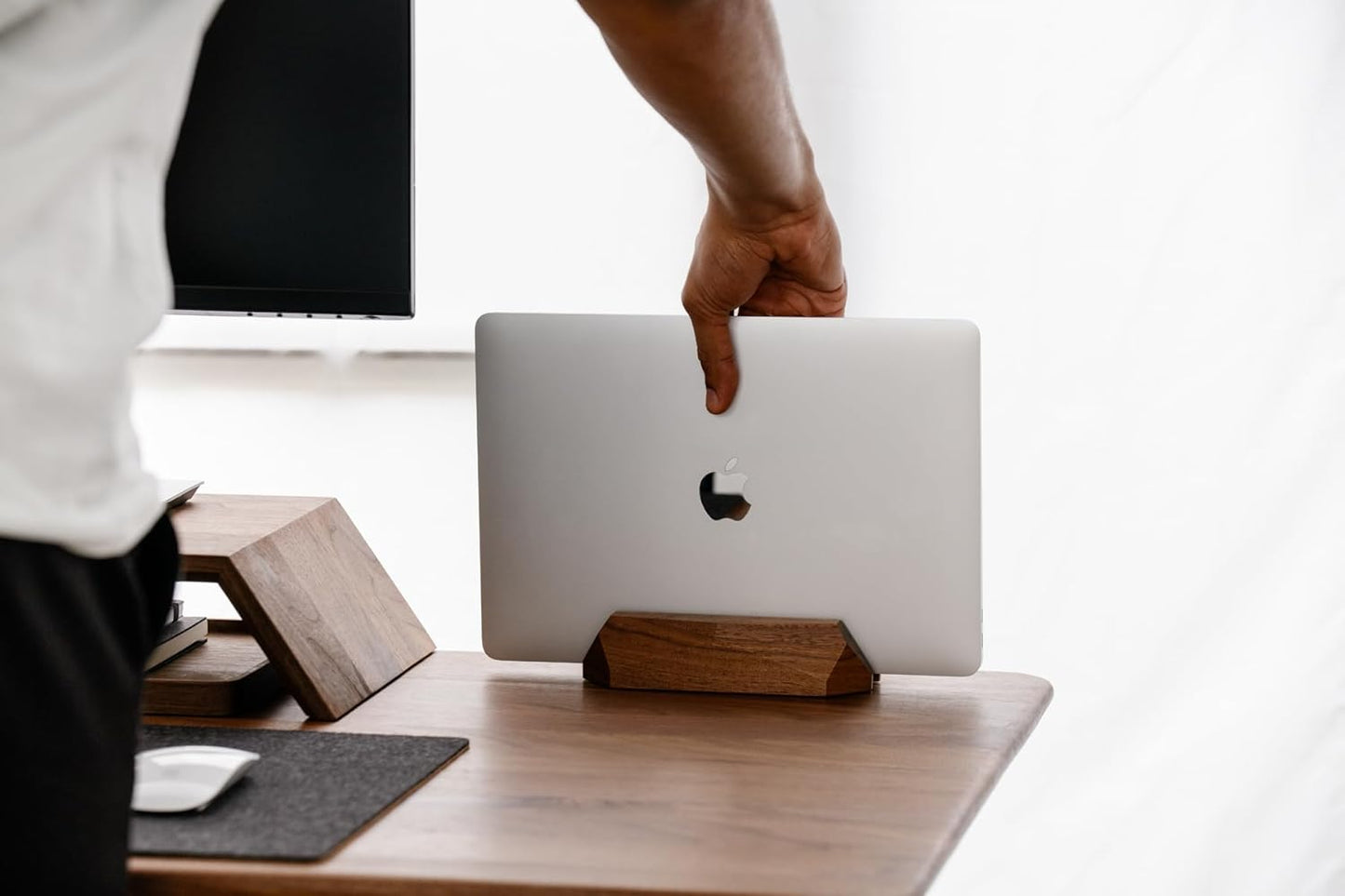 Oakywood - Vertical Laptop Stand Wood - Adjustable Wooden Dock for Desk, Compatible with All Macbook Pro, Macbook Air, Ipad, Handmade Walnut Oak Wood, Computer Stand, Laptop Holder - Serious Techies