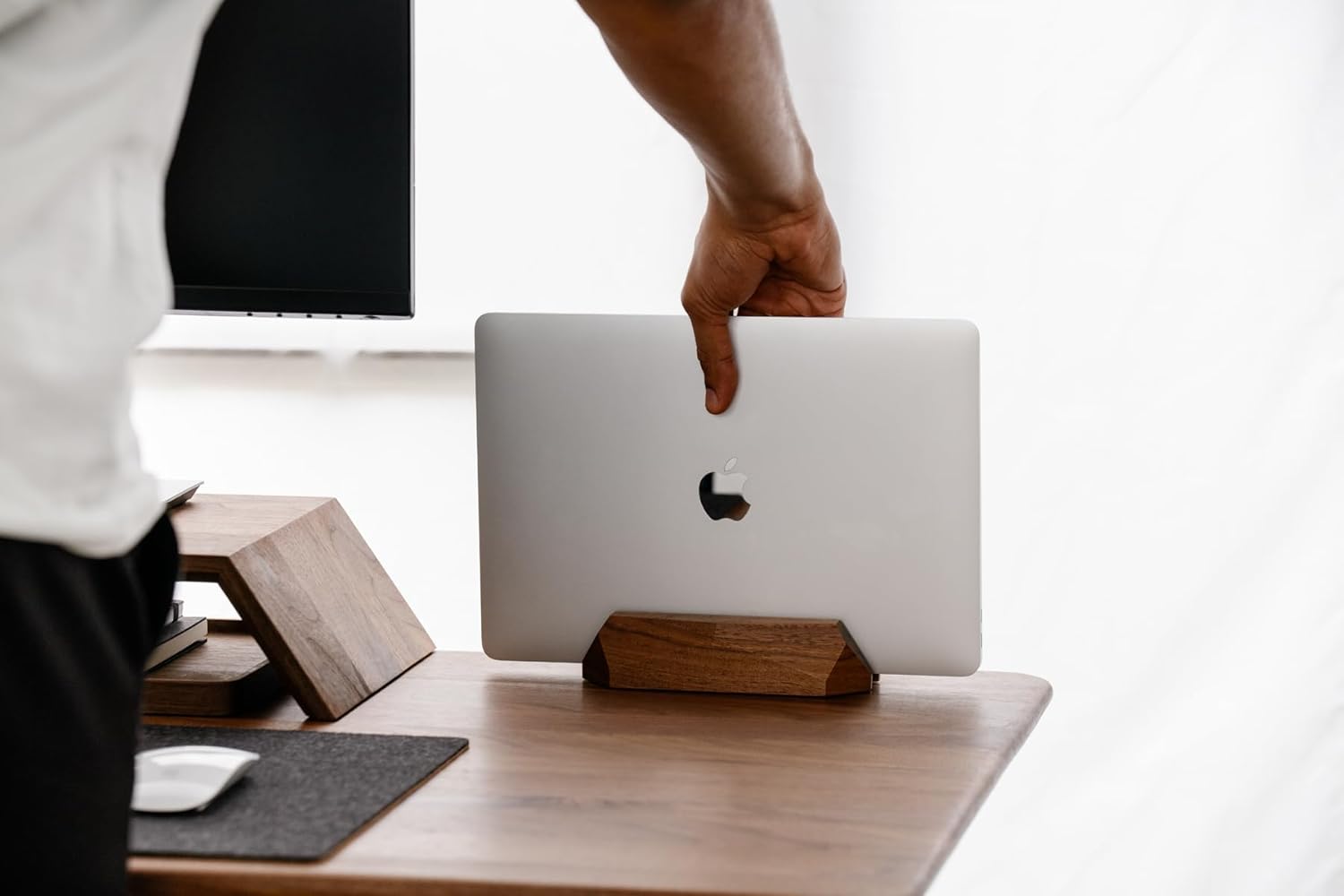 Oakywood - Vertical Laptop Stand Wood - Adjustable Wooden Dock for Desk, Compatible with All Macbook Pro, Macbook Air, Ipad, Handmade Walnut Oak Wood, Computer Stand, Laptop Holder - Serious Techies