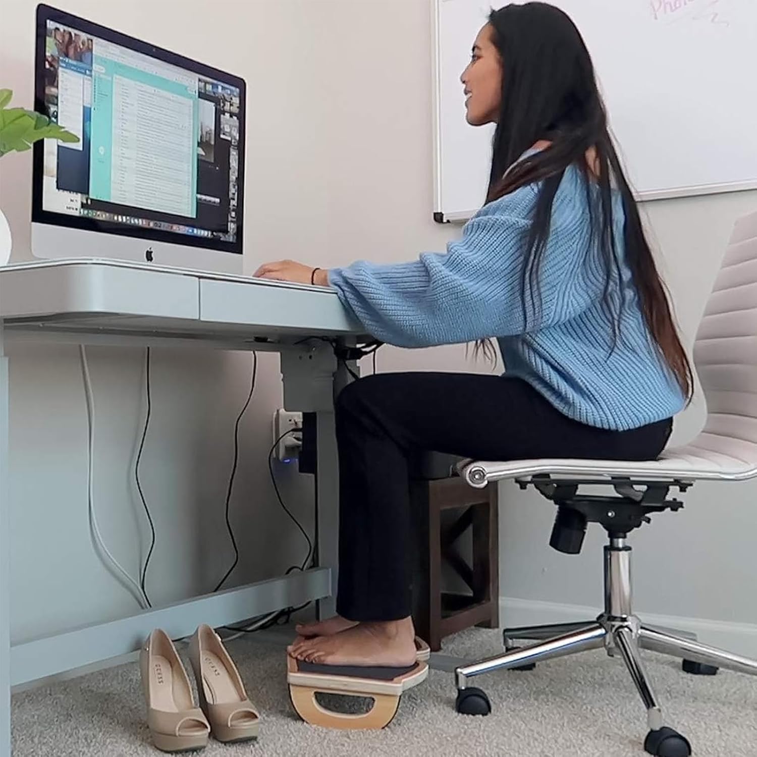 StrongTek - Ergonomic Wood Foot Rest for Enhanced Circulation & Comfort, 350Lbs Capacity, Rocker Balance Board for Standing Desks, Non-Slip, No Assembly, 18" Wide - Ideal for Office/Home - Serious Techies