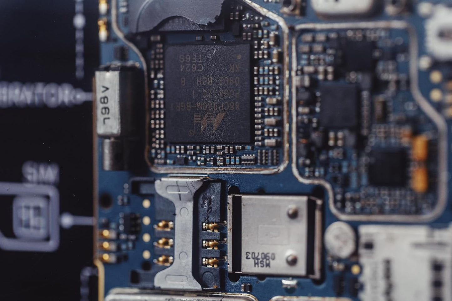 Funbox Design - Disassembled Black Berry Bold 9000 Frame Art, Disassemble Art, Framed Phone, Black Berry 9000 Teardown, Cool Wall Art - Serious Techies