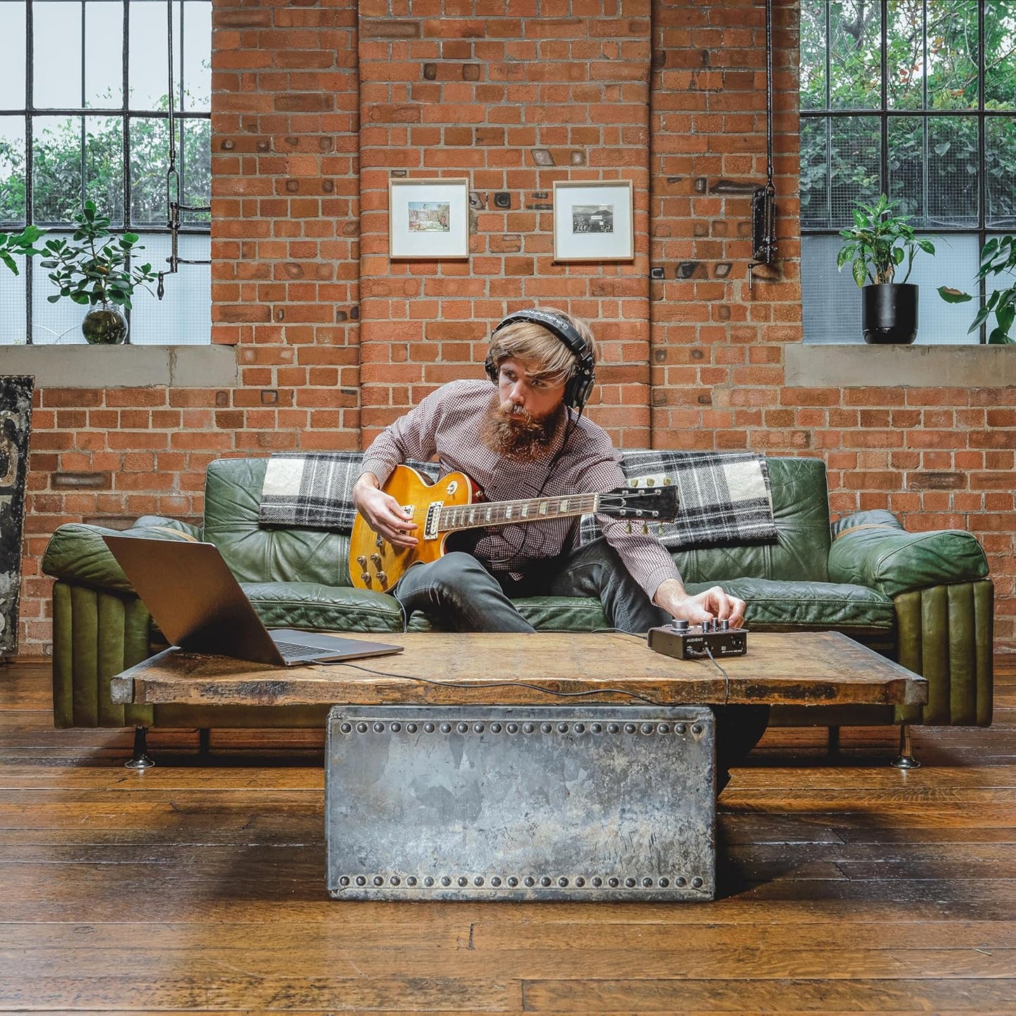 Audient - Audio Interface Id4 MKII, Class a Console Microphone Preamp (High Speed USB-C, Monitor Mix and Monitor Panning Function, 2 Headphone Outputs, Mac/Pc/Ios Compatible), Black - Serious Techies