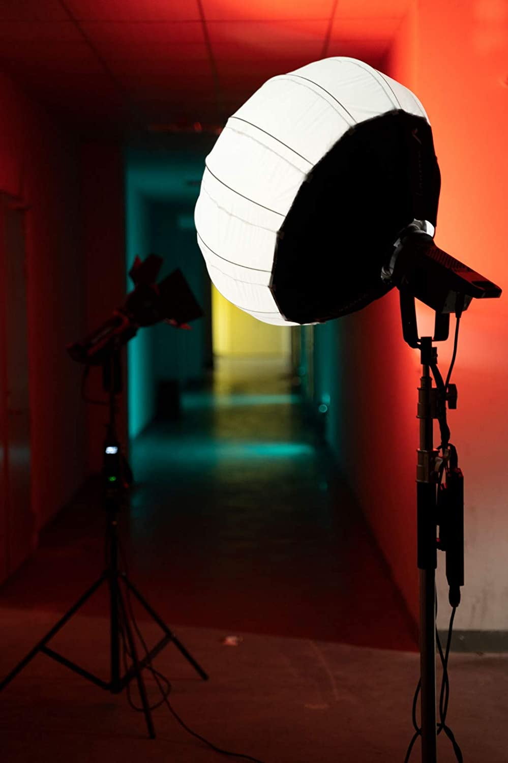 Aputure - Lantern Softbox Soft Light Modifier with Bowens Mount for  300D Mark II 120D 120T 120D Mark II 300D - Serious Techies
