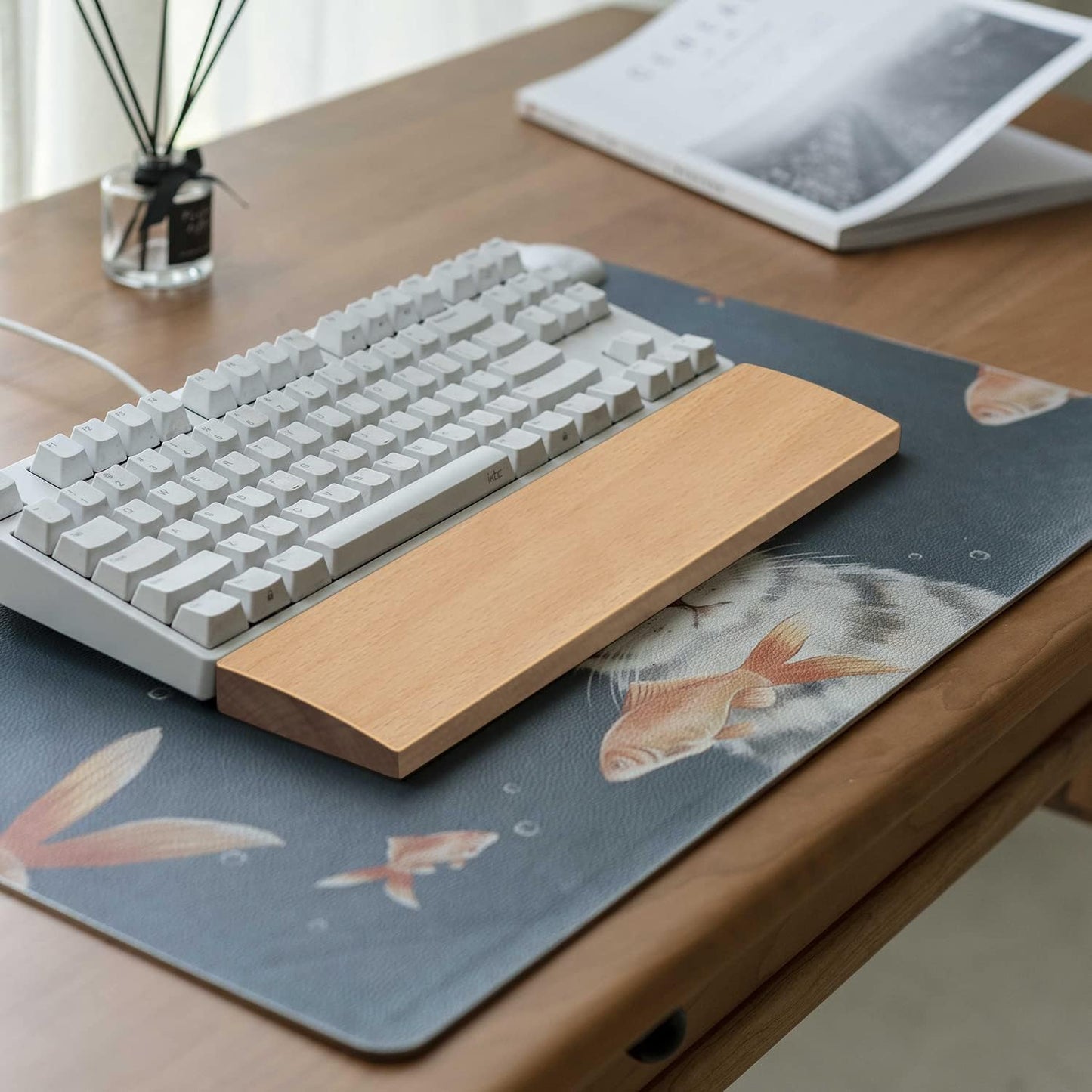 Aothia - Keyboard Wooden Wrist Rest for Computer Keyboard,Ergonomic Wrist Rest for Tenkeyless Keyboard, Mechanical Keyboard Wood Computer Wrist Rest,14X3 Inches/20Mm Thick,Beech - Serious Techies