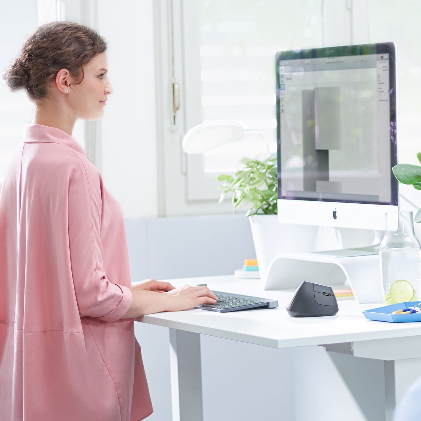 Logitech - MX Vertical Ergonomic Wireless Mouse - Serious Techies