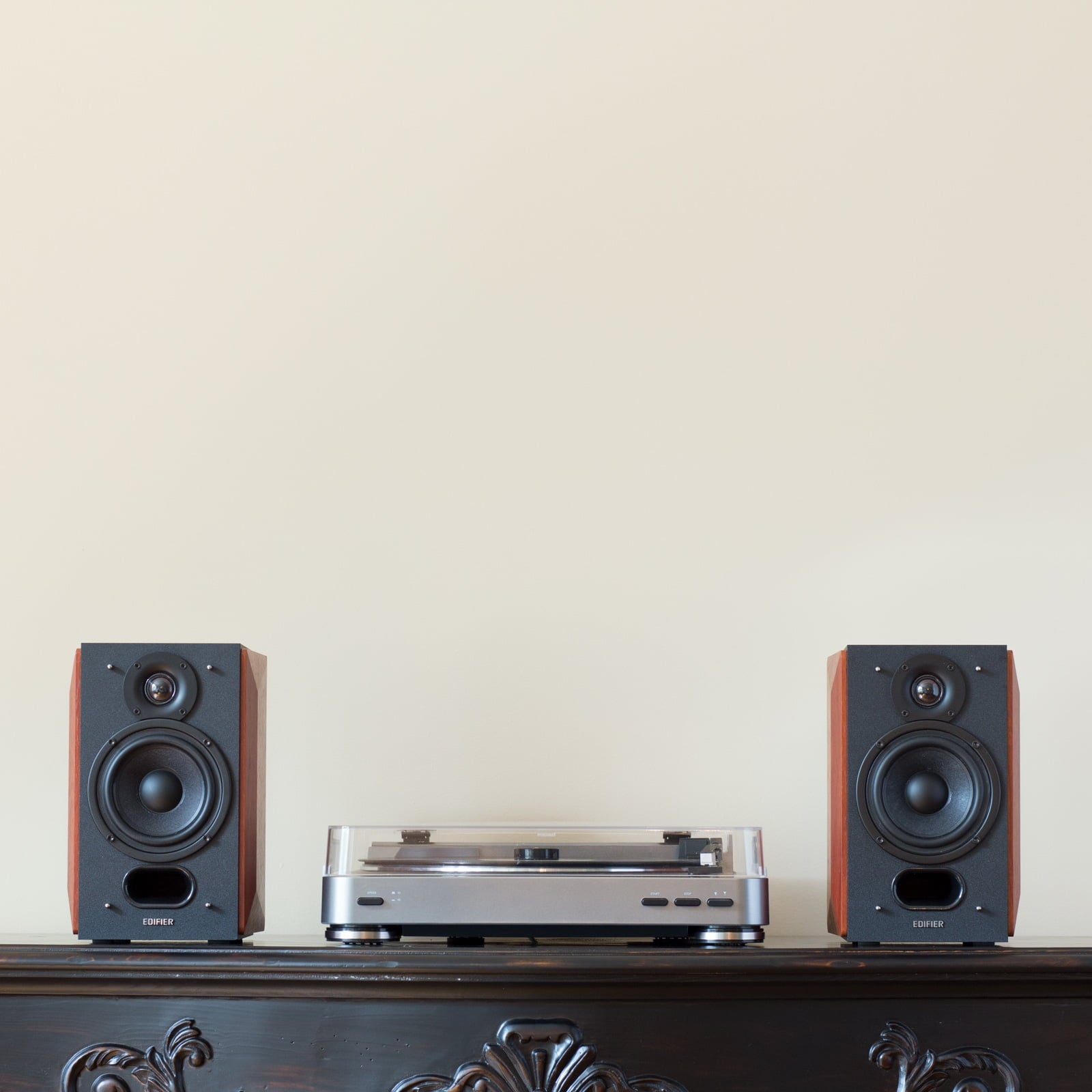 Edifier - P17 Passive Bookshelf Speakers - 2-Way Speakers with Built-In Wall-Mount Bracket - Serious Techies